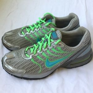 NWOT Nike Air Max Torch 4